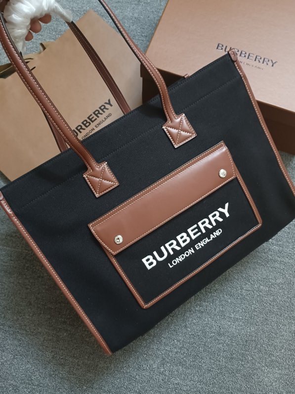 Burberry專門店新款雙色帆布拼皮托特包 巴寶莉手提肩背大號購物袋 yxb1236